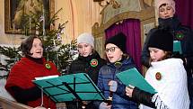 Adventní koncert projektu Vím já kostelíček v kapli Panny Marie Královny míru v Dolní Lipce.