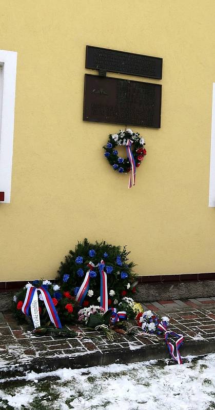 Město Žamberk si v sobotu 16. ledna 2021 připomnělo 76. výročí tragického konce zpravodajské skupiny Barium.