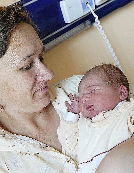 Tereza Chládková dělá radost od 29. června od 20.25 hodin rodičům Maryně Ivanivně a Janovi z Lanškrouna, kde už mají dceru Denisu. Tereza po porodu vážila 3,33 kg.