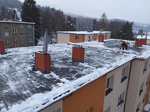 Tající sníh vytopil sedm bytů v České Třebové.