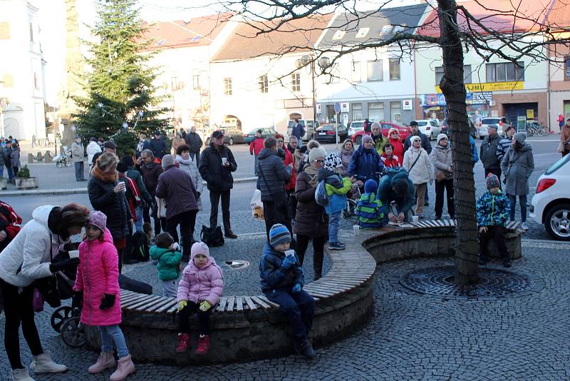 K Silvestru v Chocni tradičně patří Silvestrovská veselice.