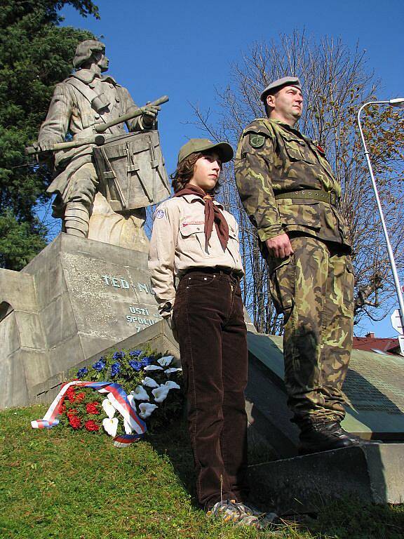 U Památníku odboje a v Parku ČS legií v Ústí nad Orlicí si připomněli Den veteránů.