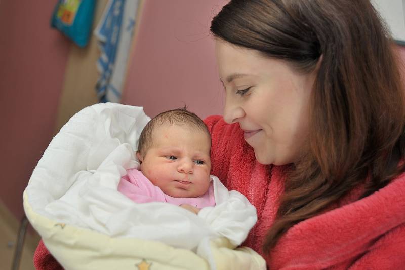 Šarlota Košircová se narodila 24. 9. v 12.01 hodin. Vážila 3950 g a radost z ní mají Monika Schmidtová a Vladimír Koširec a sourozenci Márinka a Maxík.