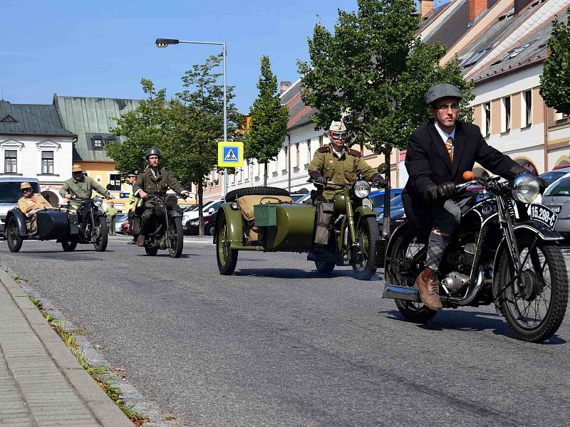 Spanilá jízda vojenské techniky se zastavila v Letohradu.