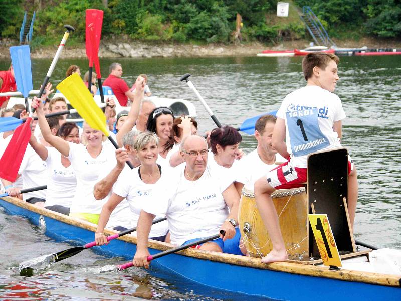 Závody dračích lodí na Pastvinách 2016.