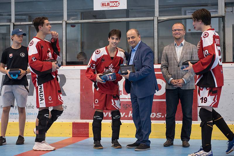 Na zimních stadionech v České Třebové a Litomyšli se odehrály zápasy Světového poháru v hokejbalu kategorie juniorů a dorostenců.