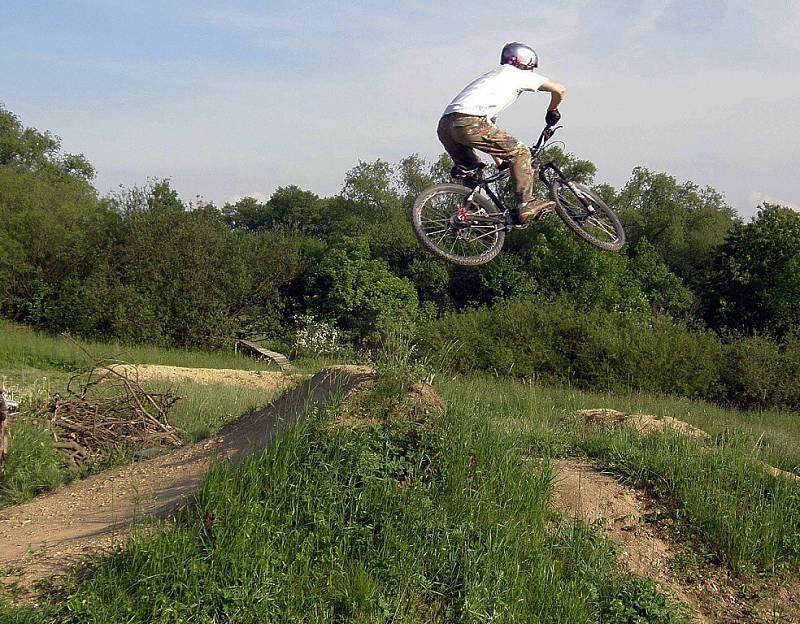 Ústecký „BIKE PARK“ nabízí adrenalinovou zábavu odvážným jezdcům. 