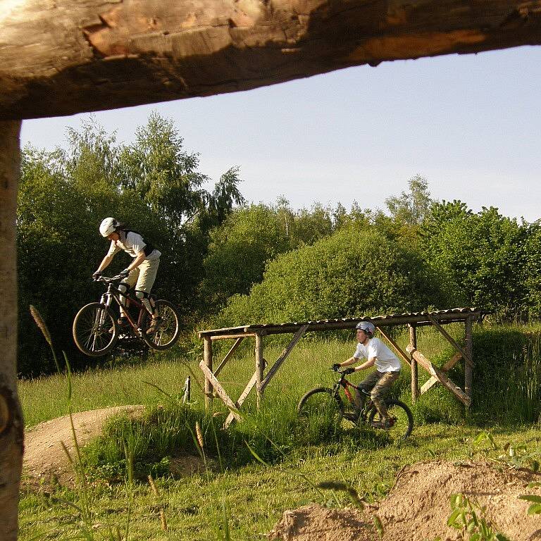 Ústecký „BIKE PARK“ nabízí adrenalinovou zábavu odvážným jezdcům. 