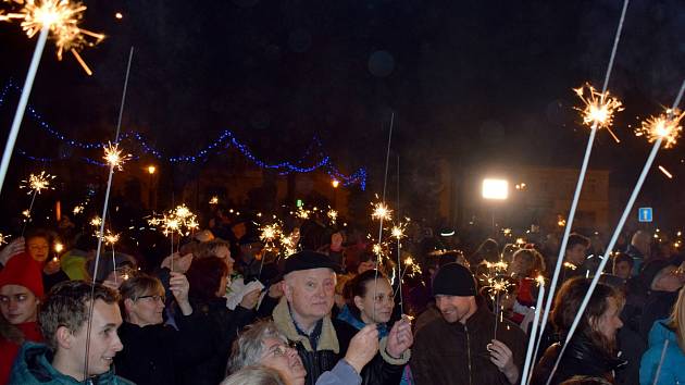 Demonstrace proti vzniku ženské věznice v Králíkách.