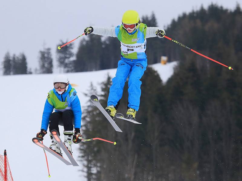 Na Dolní Moravě si to rozdali o medaile skicrossaři.