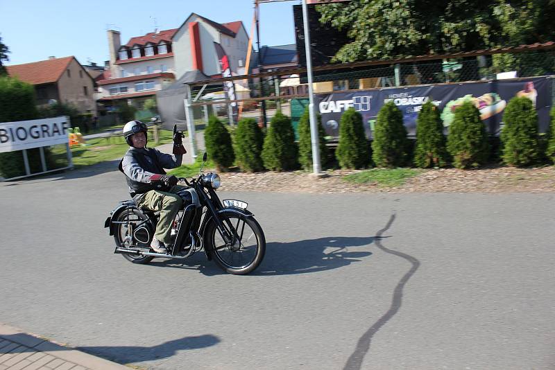 Motorkáři se sešli v Chocni. Společně pak projeli Orlicko.