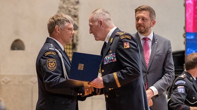 Velitel hasičské stanice v Žamberku František Hovad dostal ocenění Hasič roku 2021.