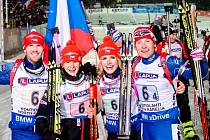 ZLATÁ radost ve finském Kontiolahti, kde smíšená štafeta získala zlatou medaili. Dnes se porve česká čtveřice o jednu z medailí na mistrovství světa v Norsku.