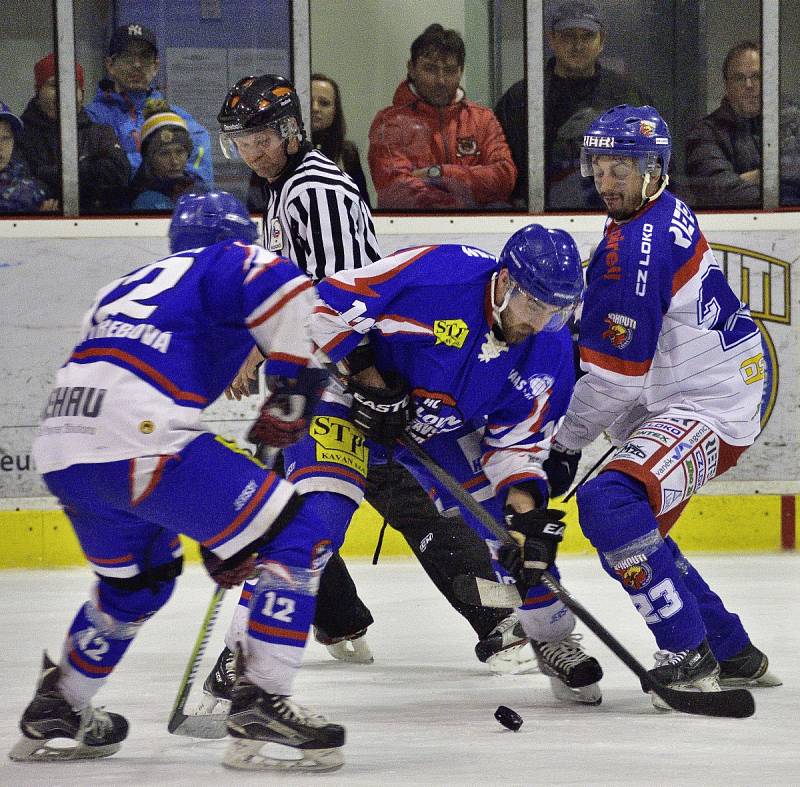 Finále play off krajské hokejové ligy: HC Kohouti Česká Třebová - HC Slovan Moravská Třebová.