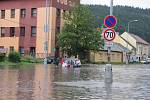 Po průtrži mračen zůstala zaplavená část průtahu městem Ústí nad Orlicí.