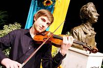 DAVID PETRLÍK z Francie, laureát Kocianovy houslové soutěže 2010.