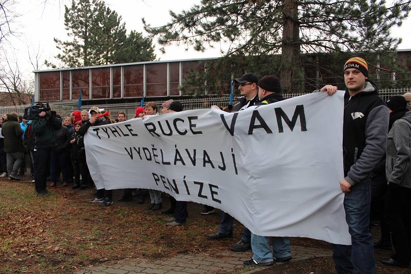 Protesty zaměstnanců Iveca ve Vysokém Mýtě