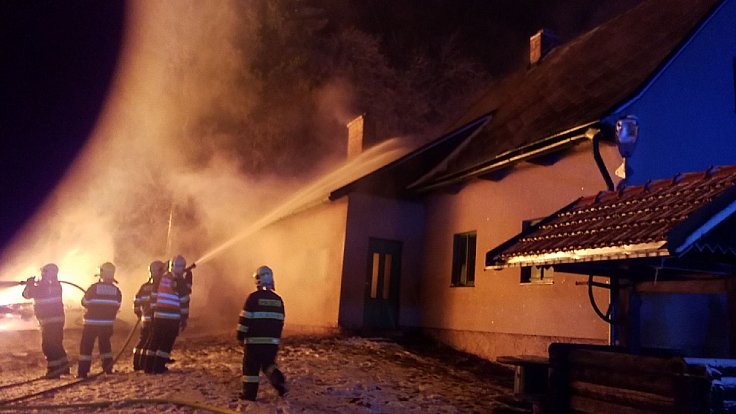Požár stodoly v Horních Heřmanicích.