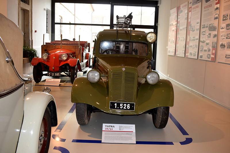 Muzeum českého karosář-ství ve Vysokém Mýtě láká na sezonní výstavu tatrovek doplněnou o 3D Baťovu pojízdnou kancelář.