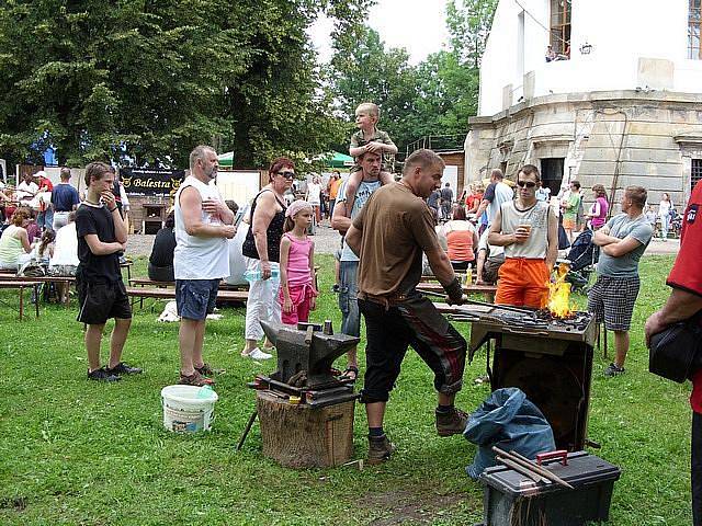 Už dva roky je veřejnosti přístupný Nový Zámek (místními zvaný Zámeček) mezi Rudolticemi a Lanškrounem.