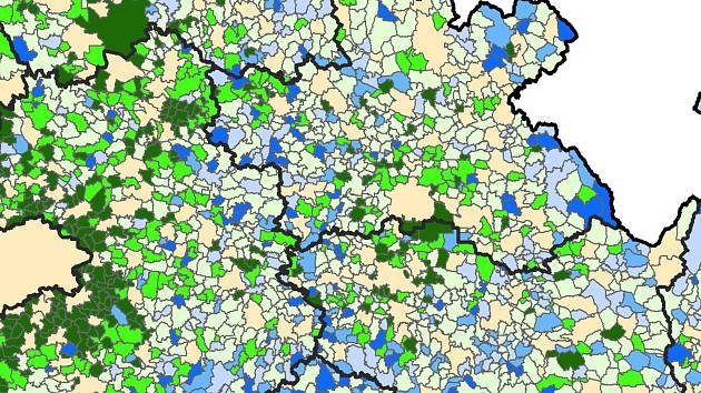 Nejvíce rostou vesnice v okolí Hradce Králové, Pardubic a zvláště Prahy (zelená barva), naopak obce, jež jsou daleko od měst, hlavně u hranic krajů nebo v pohraničí, vymírají (modrá barva).