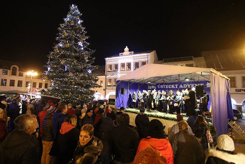 Česko zpívá koledy v Ústí nad Orlicí.