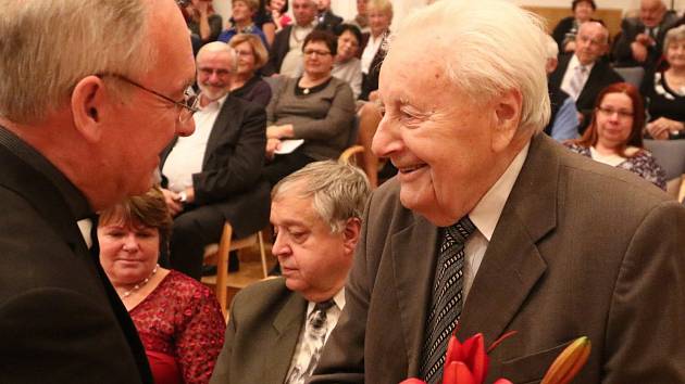 Při příležitosti 90. narozenin Josefa Martince, hudebníka, učitele a zakládajícího člena Komorního orchestru Jaroslava Kociana se v pátek 16. listopadu konal slavnostní koncert.