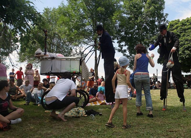 První ročník mezinárodního multižánrového festivalu přilákal v Žamberku více než tři tisíce lidí.