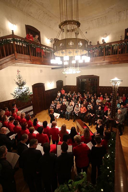 V úterý 17. prosince se v Hernychově vile v Ústí nad Orlicí uskutečnil XIII. adventní koncert.