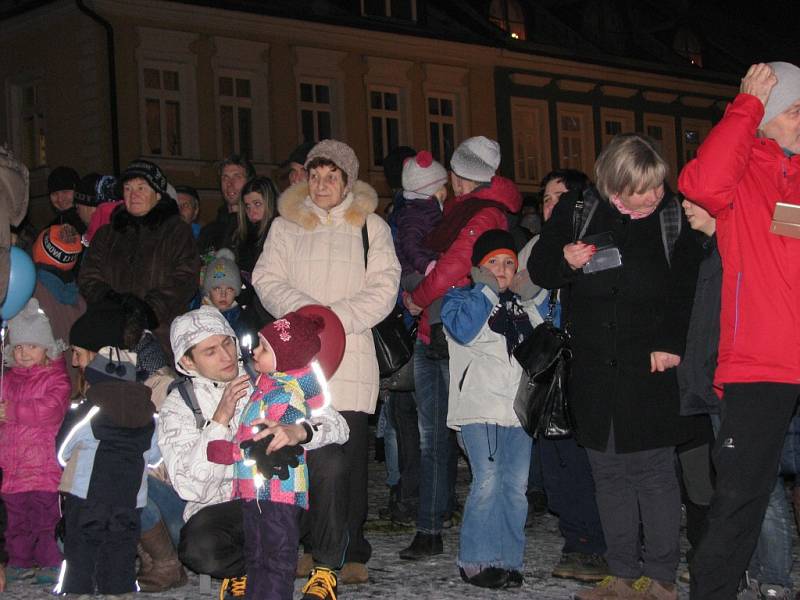 Česko zpívá koledy na Starém náměstí v České Třebové.