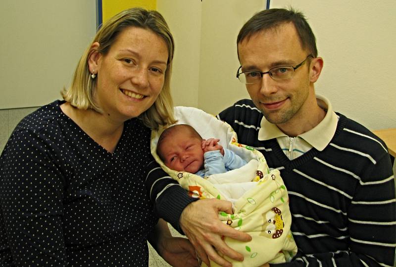 Jakub Uher těší rodiče Martinu a Miroslava z Lanškrouna. Narodil se 20. 11. v 12.14 hodin, kdy vážil 3,5 kg a měřil 50 cm.