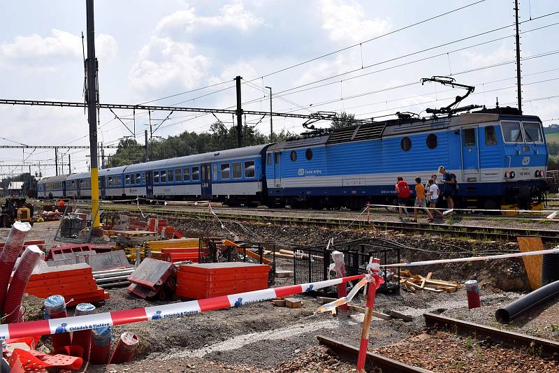 Už čtyři měsíce se na letohradském nádraží pilně pracuje.