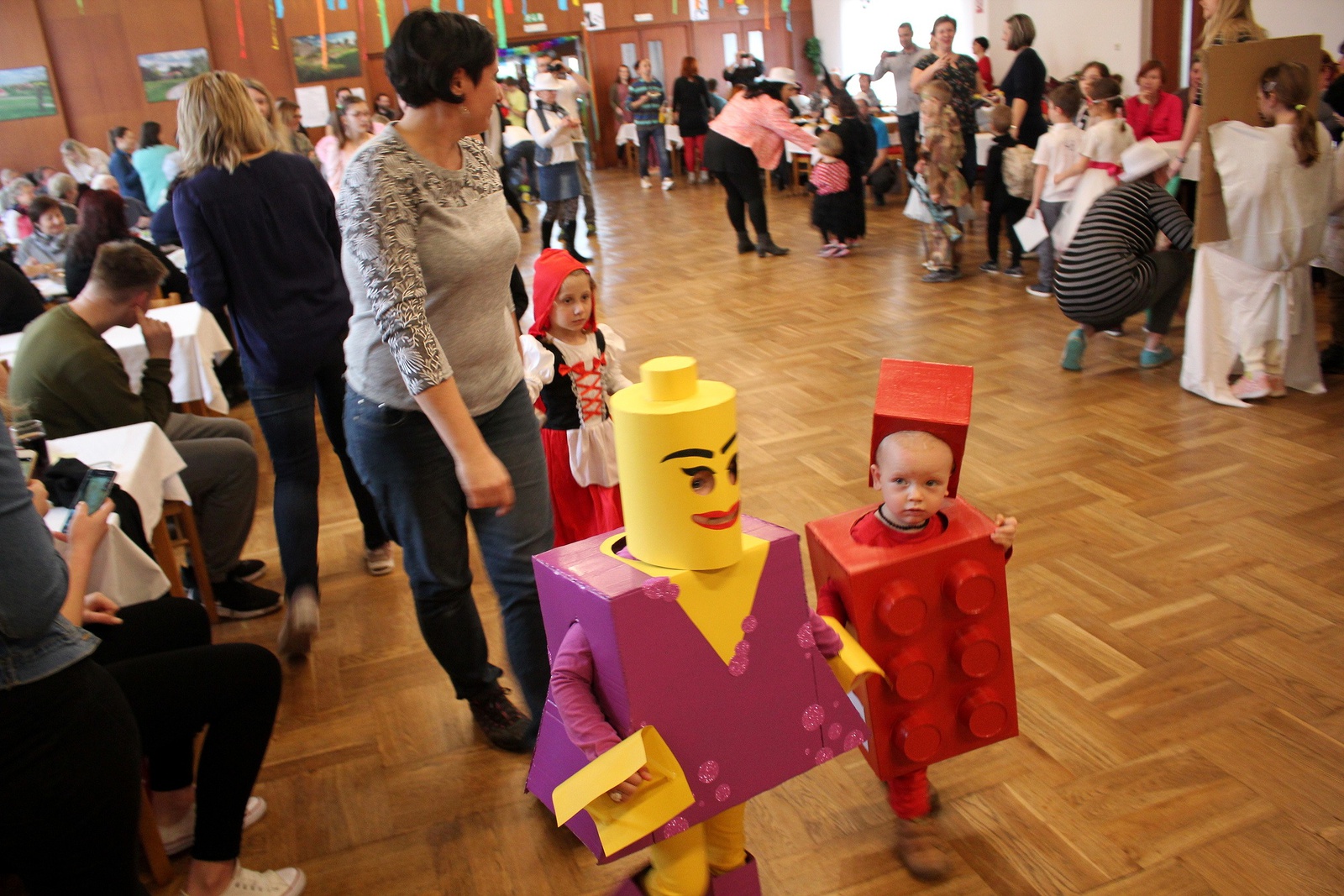 FOTO: Na karneval dorazili trestanci, víly i Lego - Orlický deník