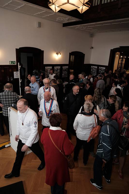 Muzeum v Ústí nad Orlicí připomíná Jana Pauknera, tvůrce obloženého chlebíčku.