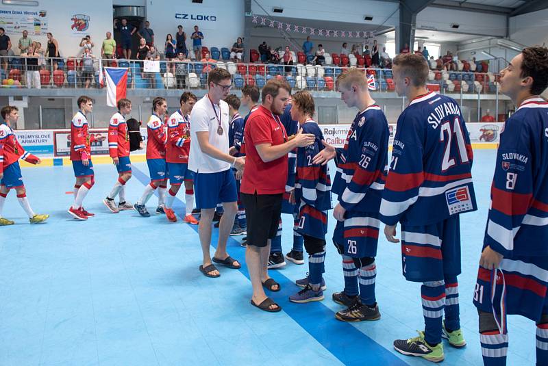 Zápasy Světového poháru v hokejbalu kategorie juniorů a dorostenců.