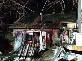 Hasiči ve Vraclavi zachraňovali rodinný dům, kterému vzplála celá garáž