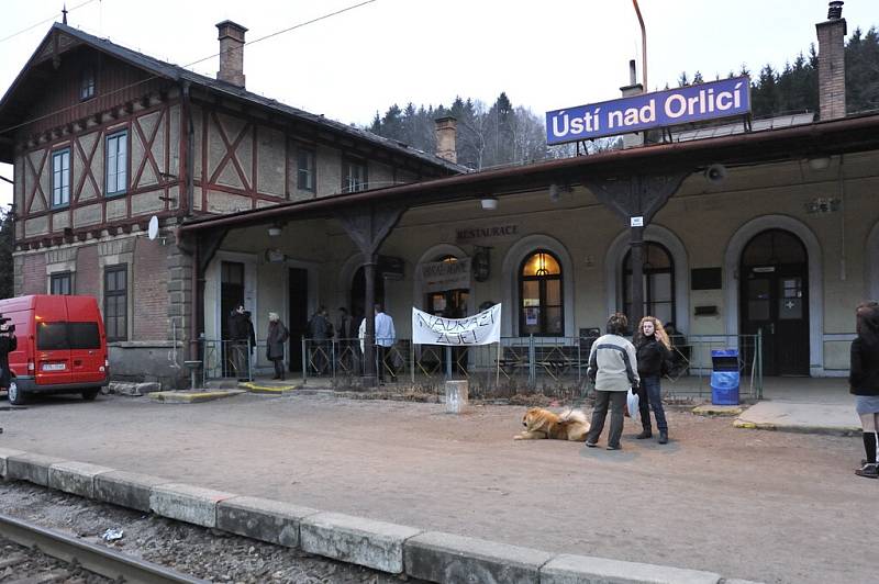 Divadlo v ústecké "nádražce".