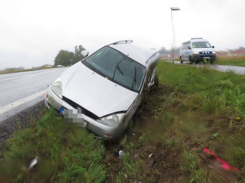 Havárie osobního automobilu mezi Lanškrounem a Rudolticemi.