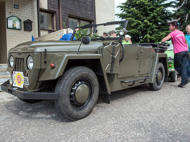 Veteran Car Club Červená Voda pořádal sraz historických vozidel.