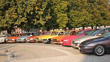 Druhý zářijový víkend se sešli v Chocni fanoušci veteránů vozů značky Opel.