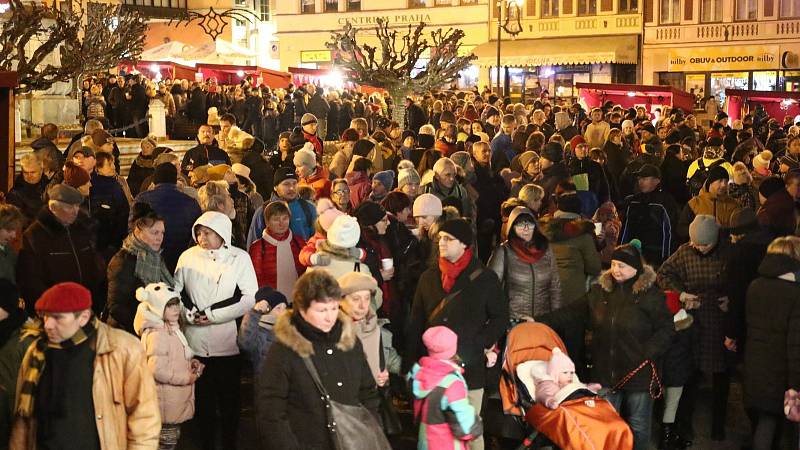 První adventní neděli 1. prosince byl na Mírovém náměstí v Ústí nad Orlicí zahájen tradiční Ústecký advent.