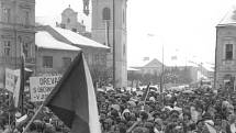 Generální stávka v Chocni. Fotografie z 27. listopadu 1989.