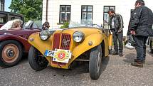 Veteran Car Club Červená Voda pořádal sraz historických vozidel.