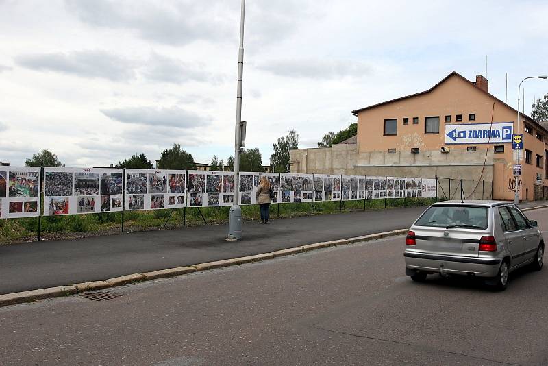 Rozsáhlá expozice fotografií z historie konání akce Město v pohybu – Týden dobré pohody.