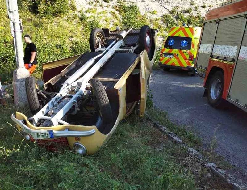 Nehoda se stala v sobotu dopoledne u obce Střemošice.