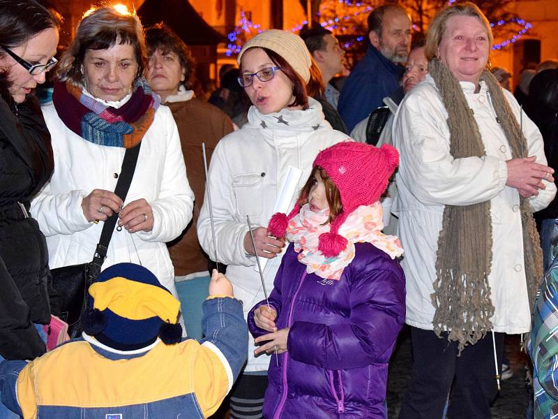 Demonstrace proti vzniku ženské věznice v Králíkách.