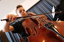 Heranova violoncellová soutěž - zahájení a úvodní den.