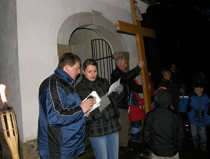 Tradiční křížová cesta v Ústí.