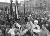 Generální stávka 27. listopadu 1989 v Chocni. Vpravo dole je Josef Lux.
