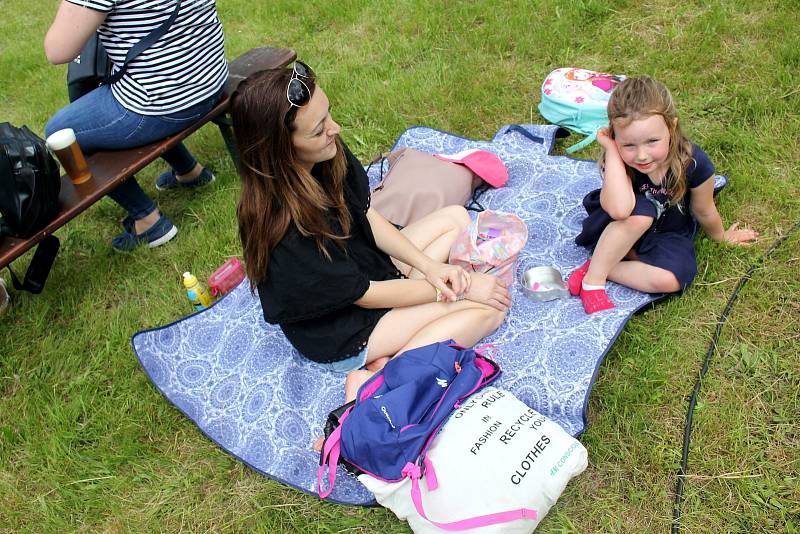 Park Peliny v Chocni na začátku června ovládl JachtaFest. Konal se v pátek a v sobotu, vystoupilo mnoho osobností . Foto: Bohumil Bečička